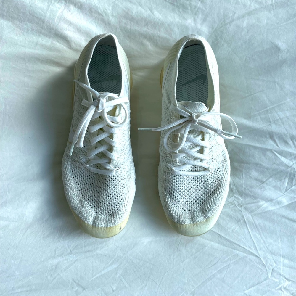 Nike women’s vapormax size 9. Great condition- only worn a couple of times.